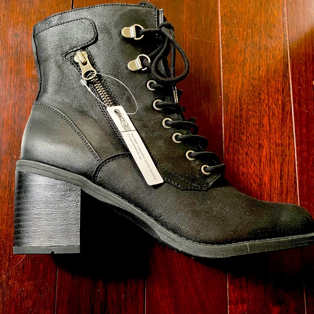 White Mountain Dorian Black Ankle Boots 7.5